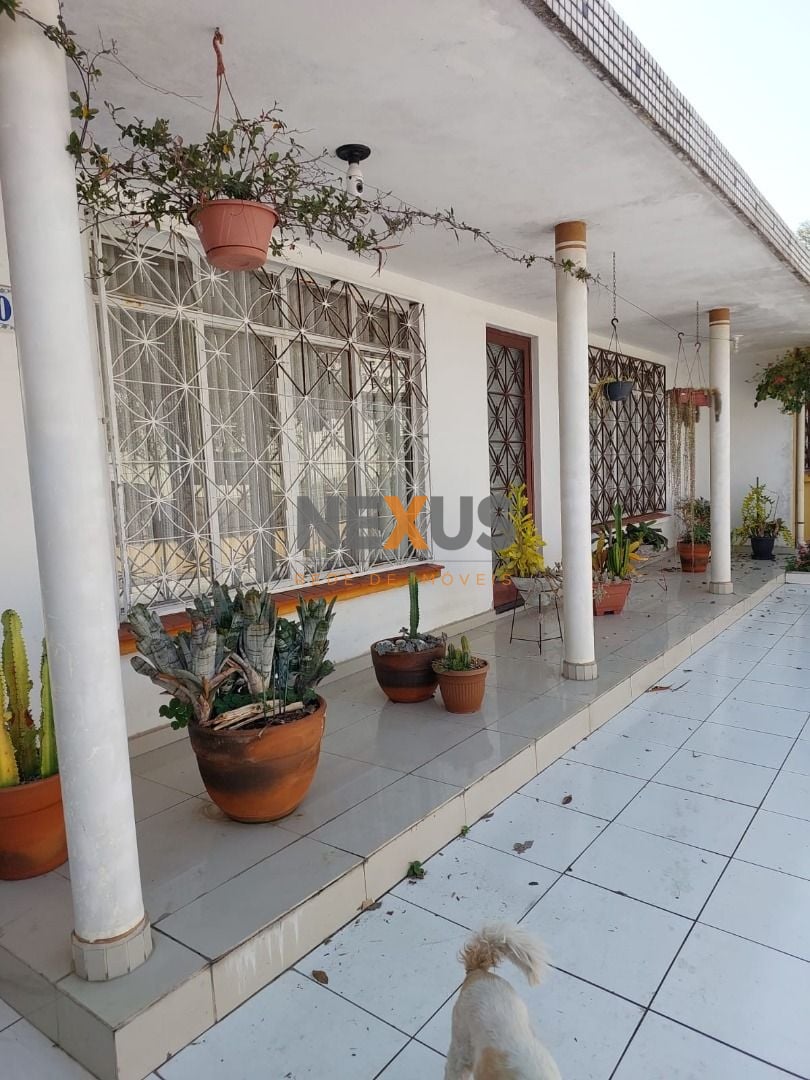 Casa ampla e Vintage no Botânico.