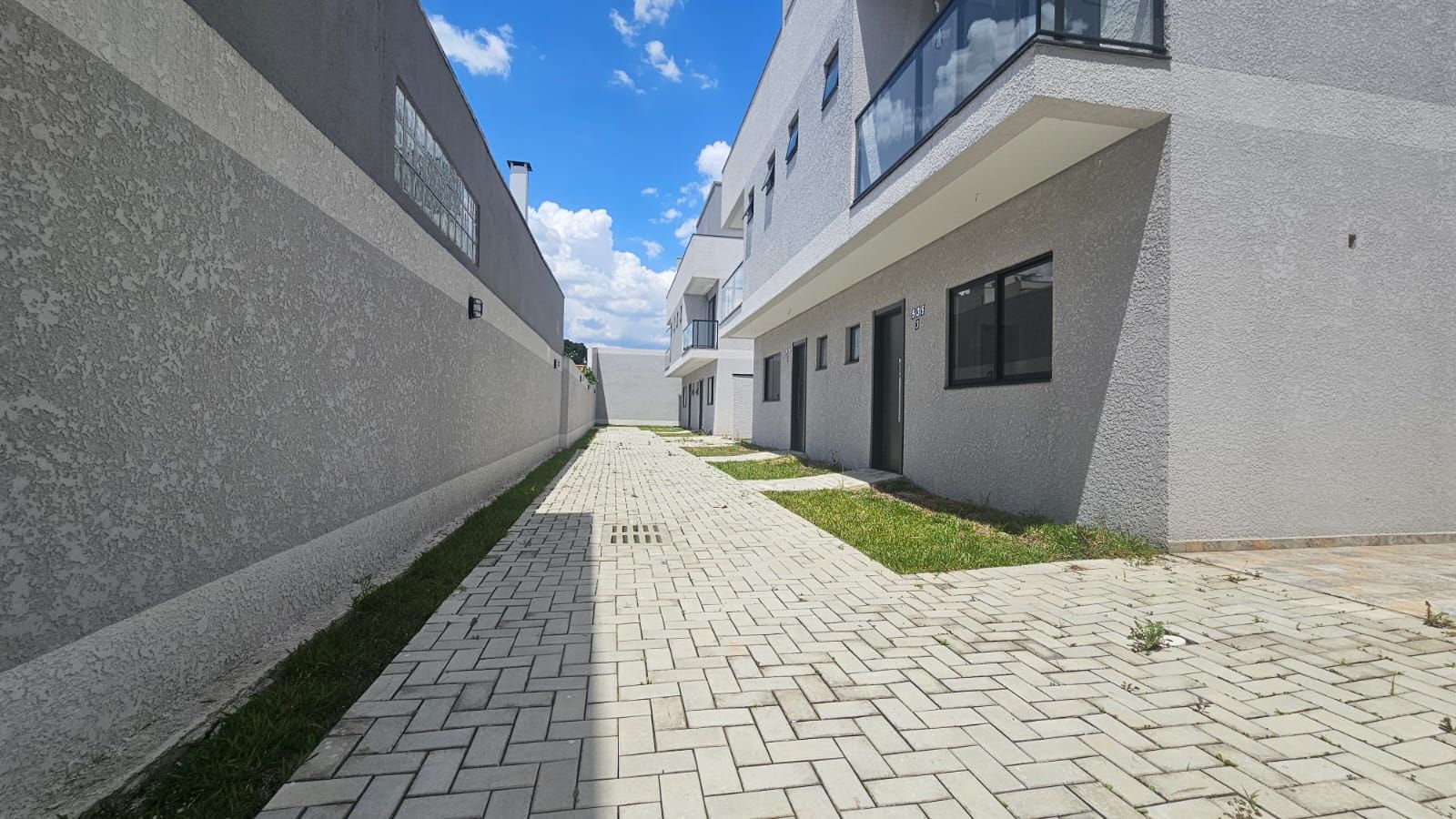 Lindo sobrado novo com terraço e vista da Serra do Mar  Boqueirão