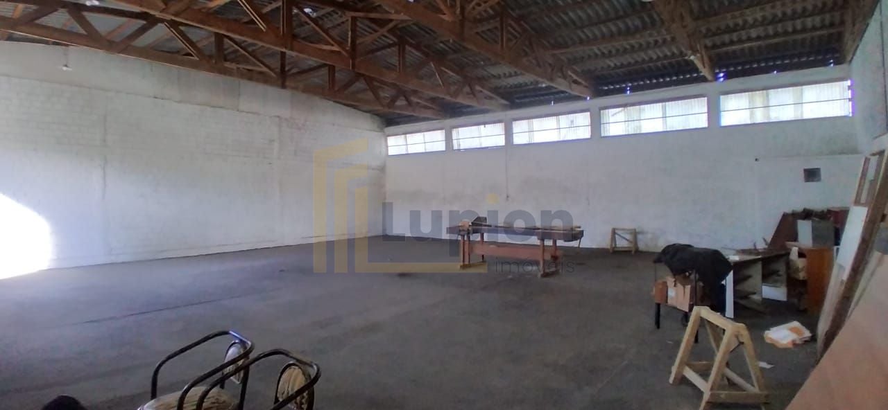 Barracão Comercial à Venda com 600 m  Próximo ao Contorno Sul ...