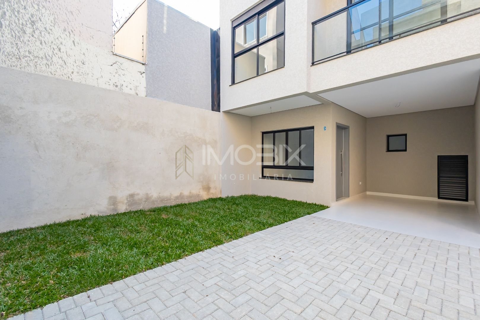 3 Unidades Residenciais Modernas com Terraço e Garagem em Loca...