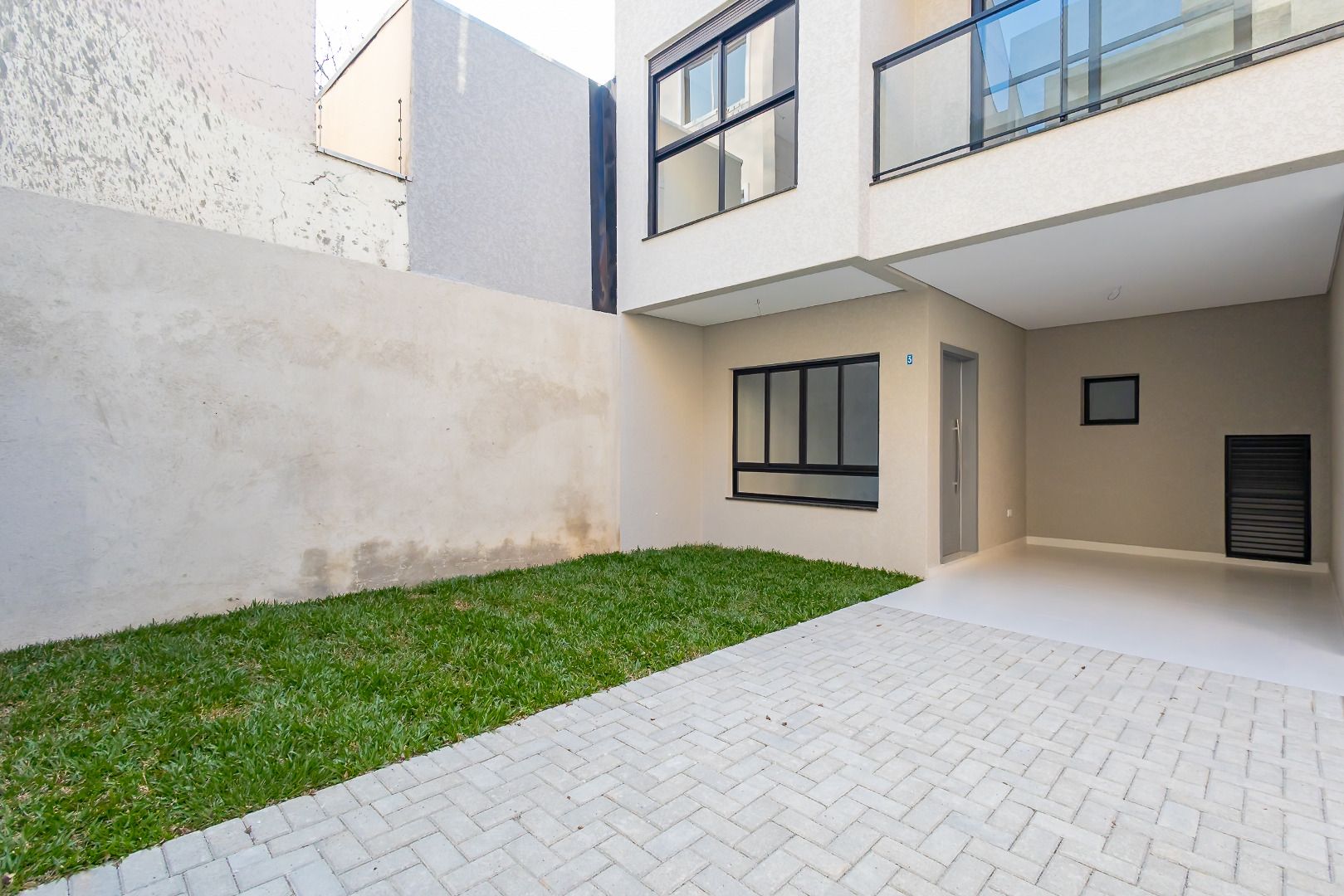 3 Unidades Residenciais Modernas com Terraço e Garagem em Loca...