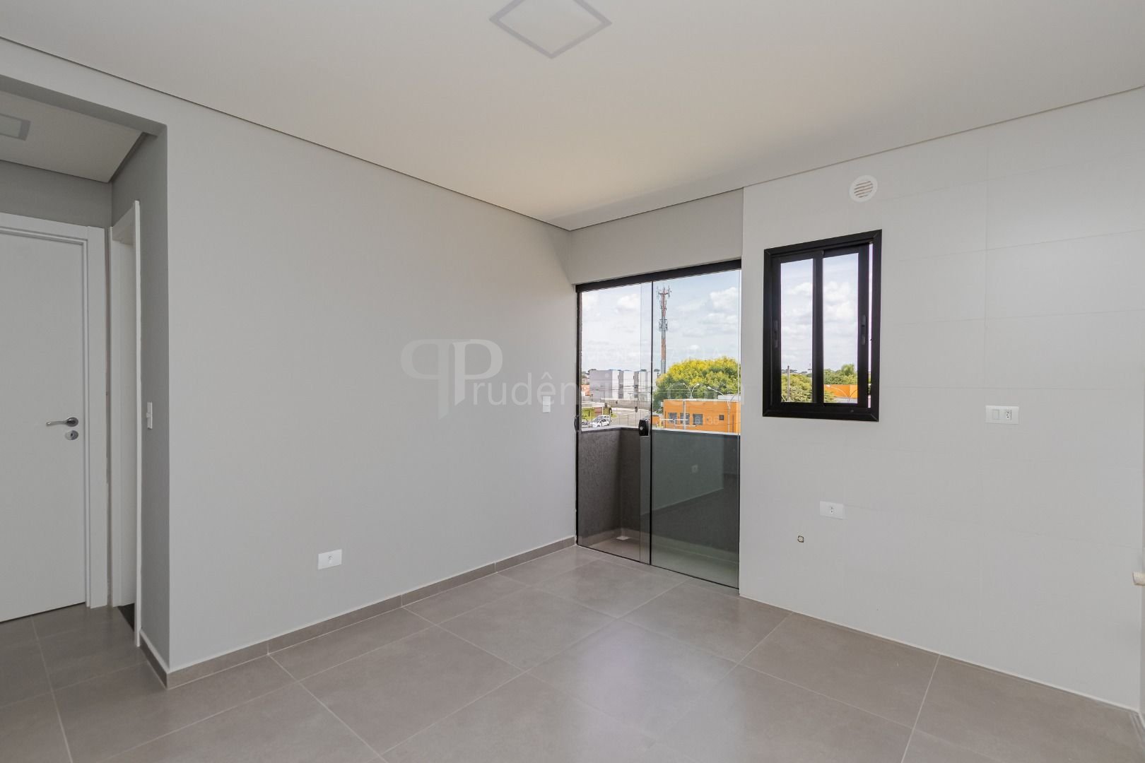 Kitnet com 1 dormitório à venda, 28 m  por R  189.000,00 - Caj...