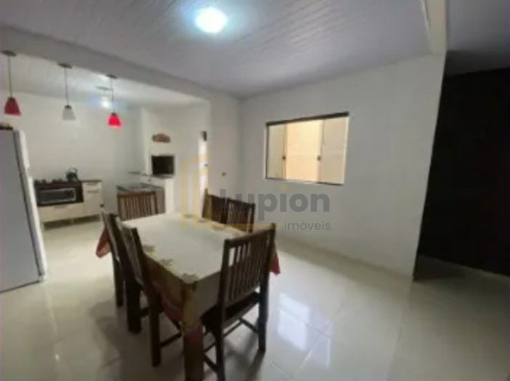 Casa com 3 dormitórios à venda, 200 m  por R  480.000,00 - Cam...