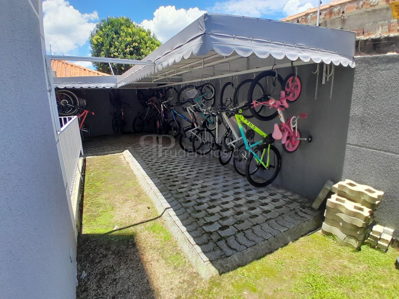 Apartamento 2 Dormitórios Térreo com Segurança e 1 Vaga  54m  ...