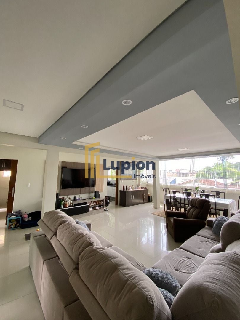 Casa com 3 dormitórios à venda, 240 m  por R  999.900,00 - Gua...