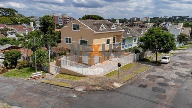 Sobrado com 3 dormitórios à venda, 268 m  por R  1.080.000,00 ...