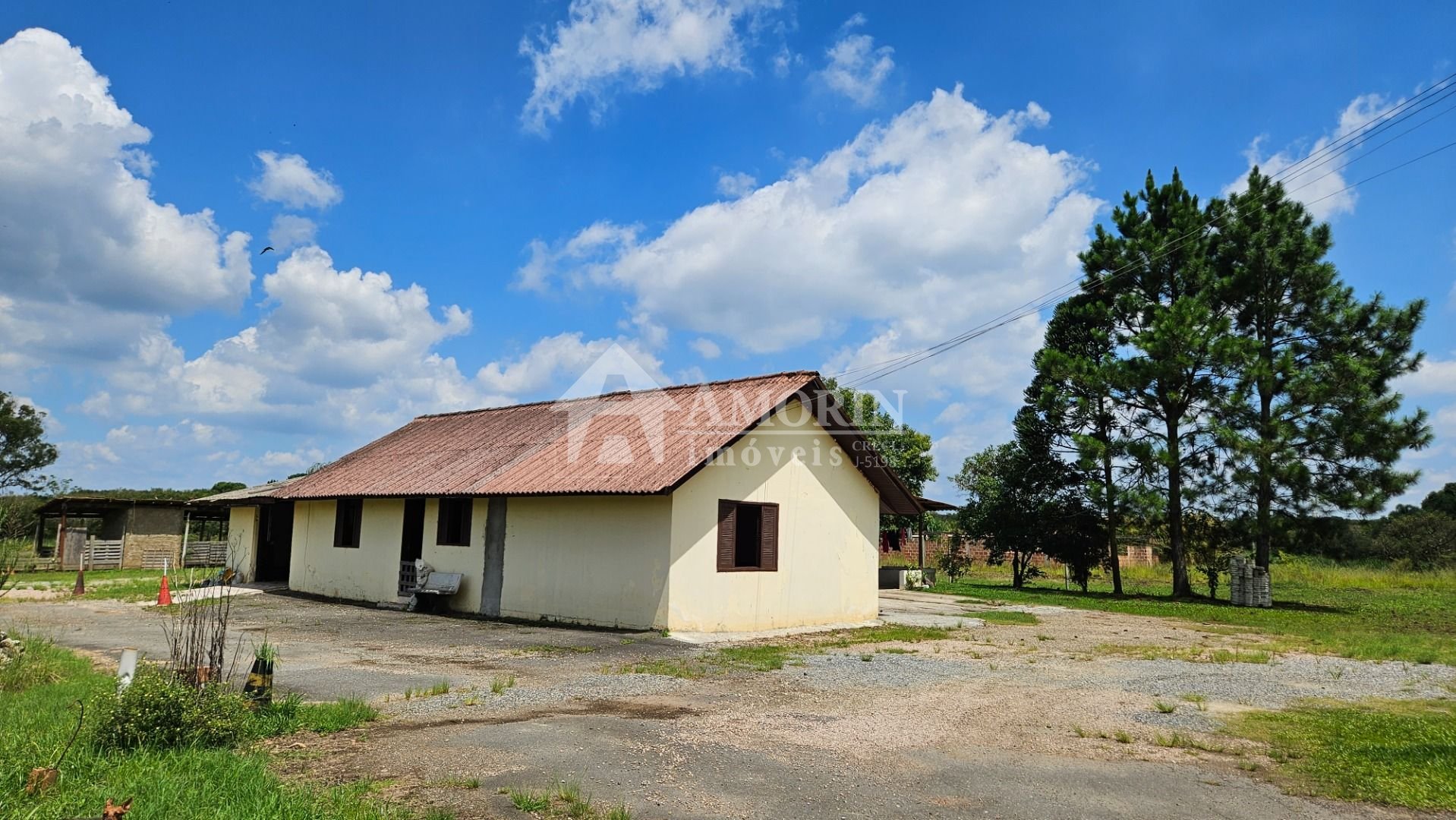 Chácara com 3 dormitórios, sendo 01 suite, à venda, 36300 m  p...