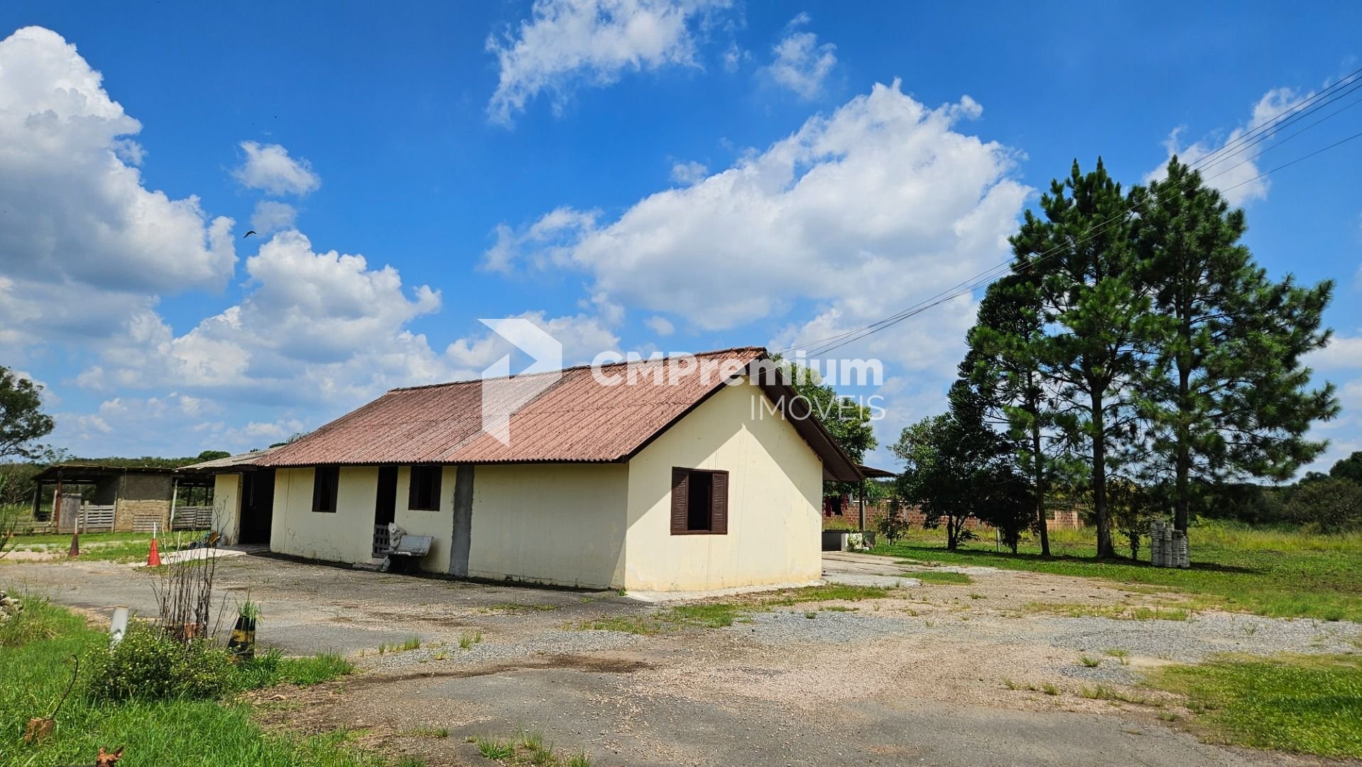 Chácara com 3 dormitórios, sendo 01 suite, à venda, 36300 m  p...