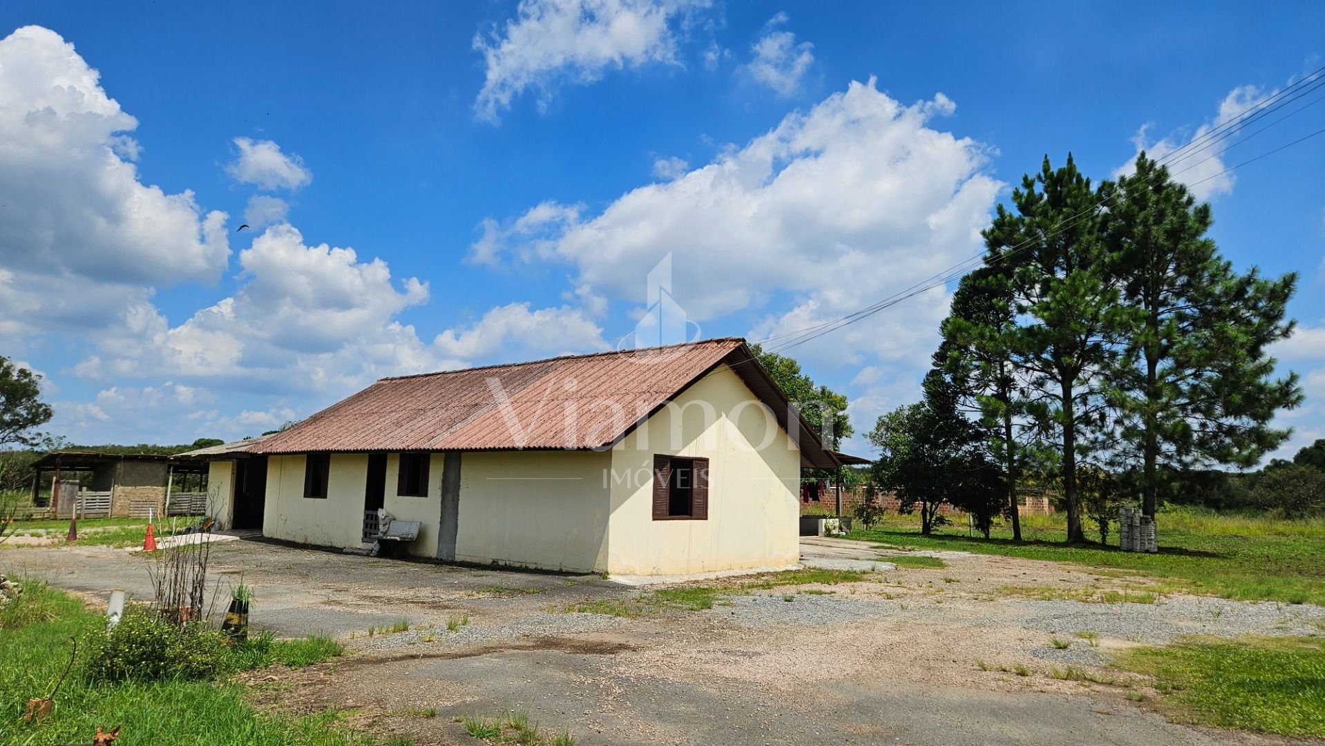 Chácara com 3 dormitórios, sendo 01 suite, à venda, 36300 m  p...