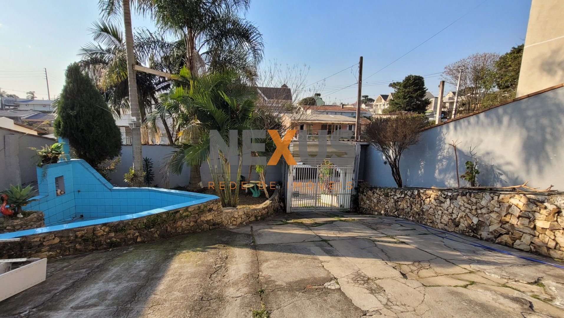 Casa ampla, ensolarada e com quintal no Portão, 4 quartos, sac...