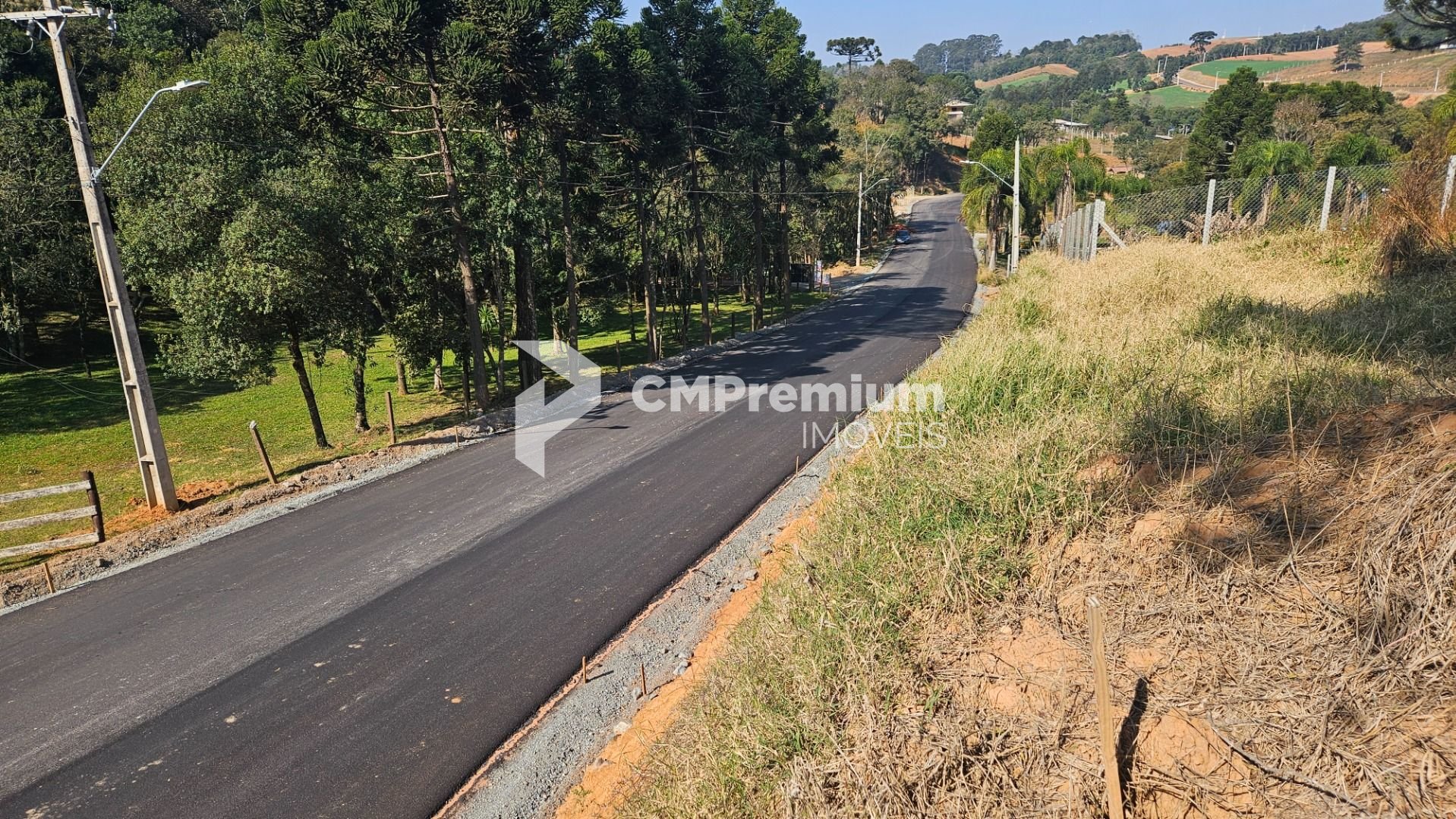 Chácara à venda, 10975 m  frente para o asfalto por R  450.000...