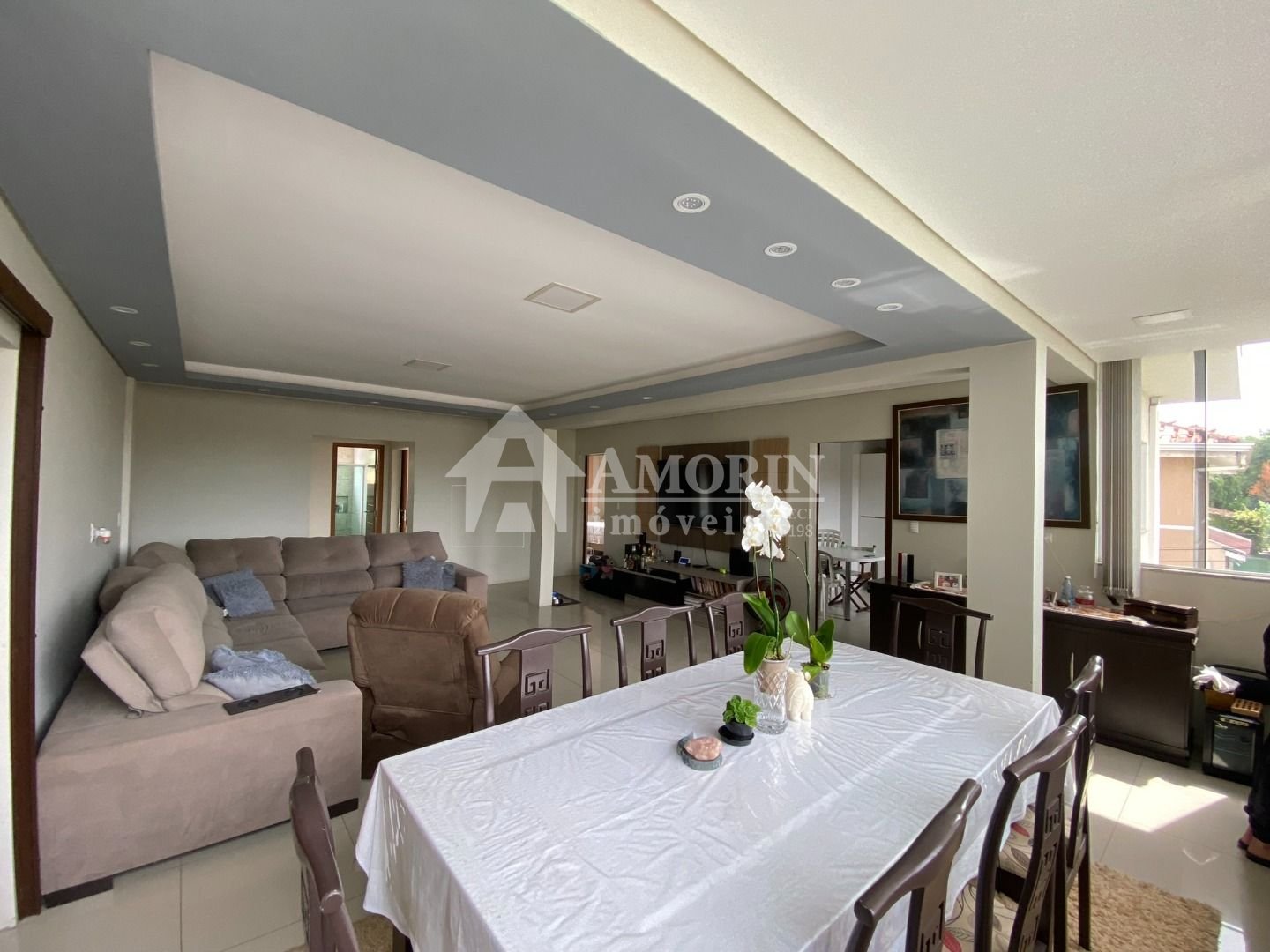 Casa com 3 dormitórios à venda, 240 m  por R  999.900,00 - Gua...
