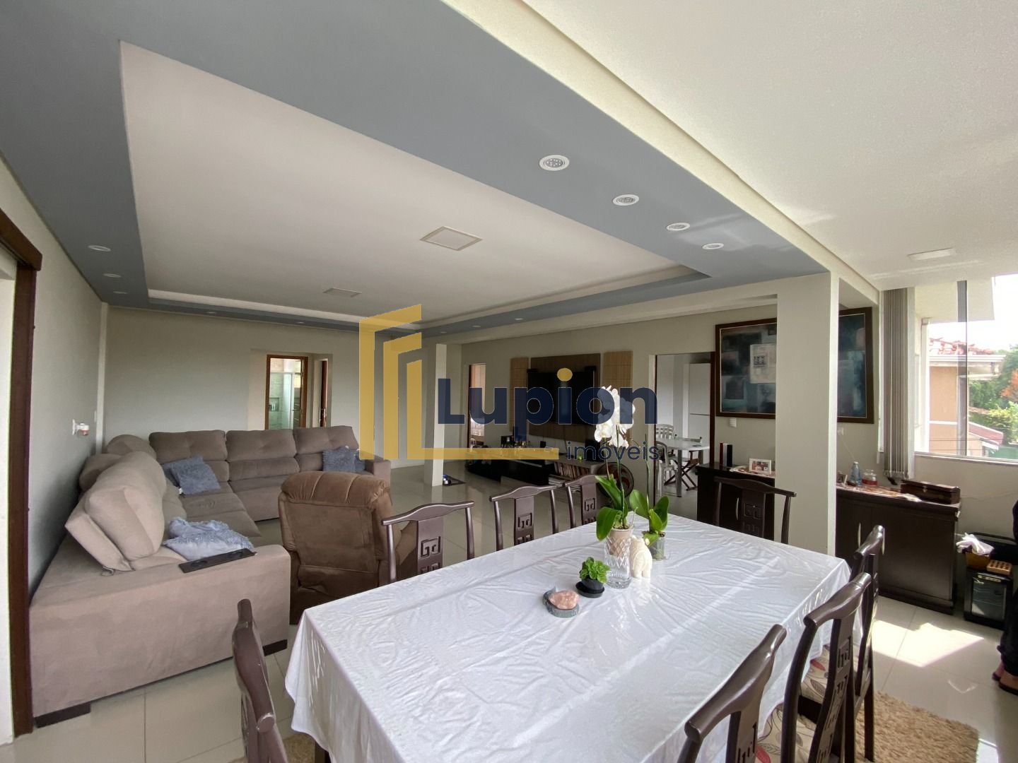 Casa com 3 dormitórios à venda, 240 m  por R  999.900,00 - Gua...