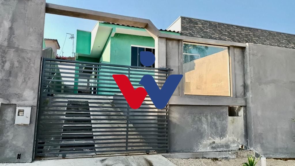Casa com 2 dormitórios à venda, 43 m  por R  340.000,00 - Igua...