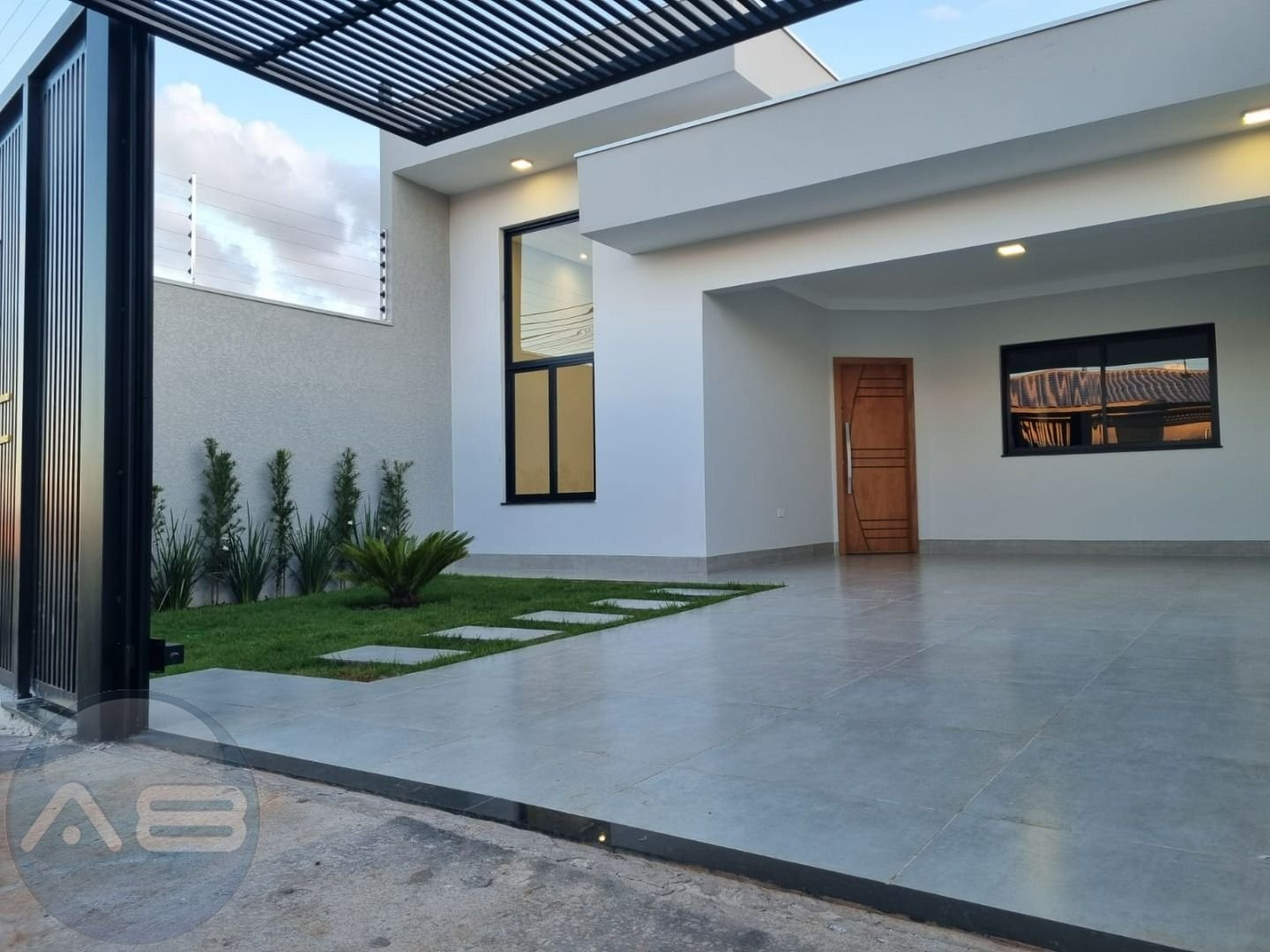 Casa com 3 dormitórios à venda, 140 m² por R$ 539.900,00 - Jar...