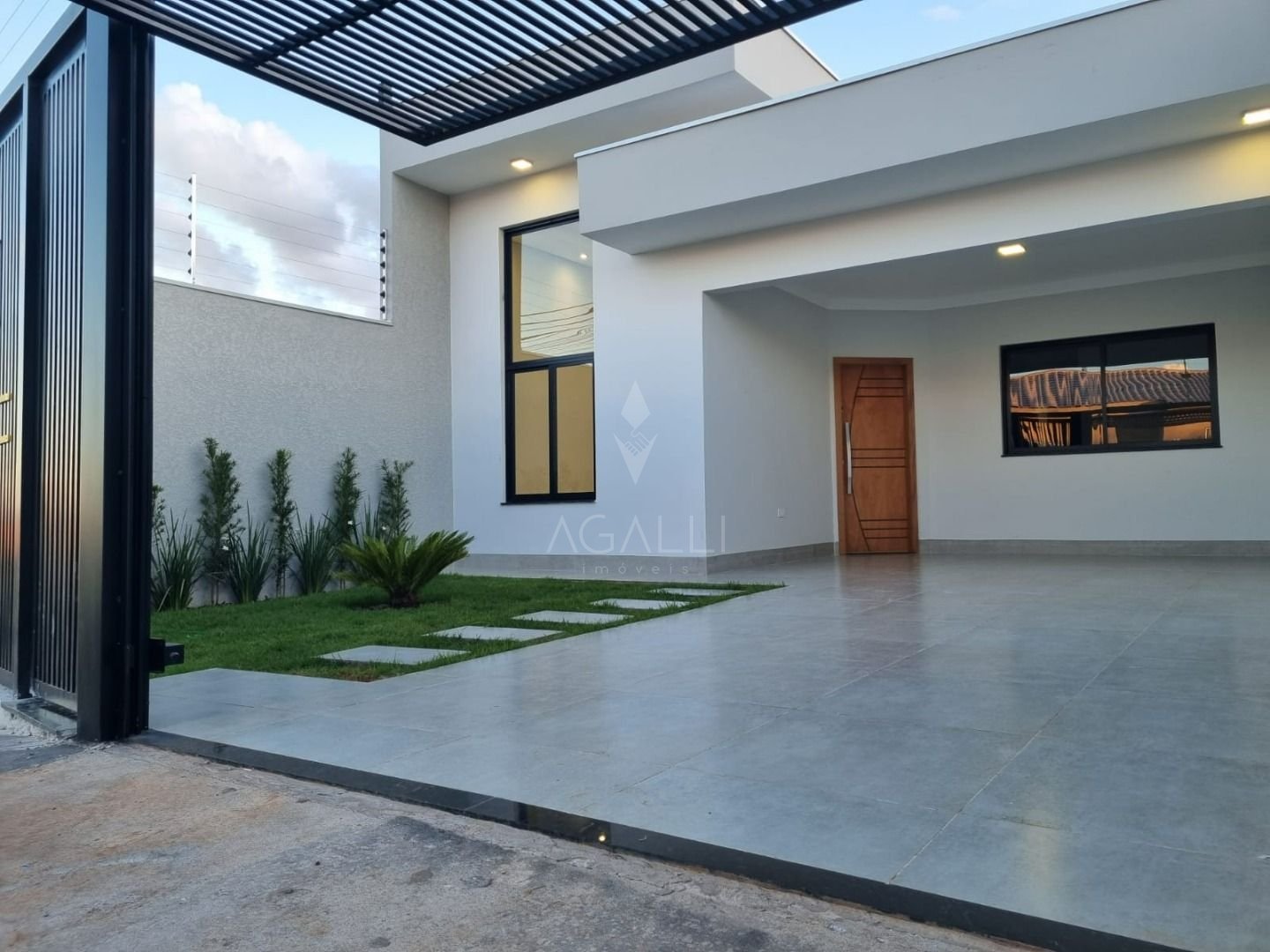 Casa com 3 dormitórios à venda, 140 m² por R$ 539.900,00 - Jar...