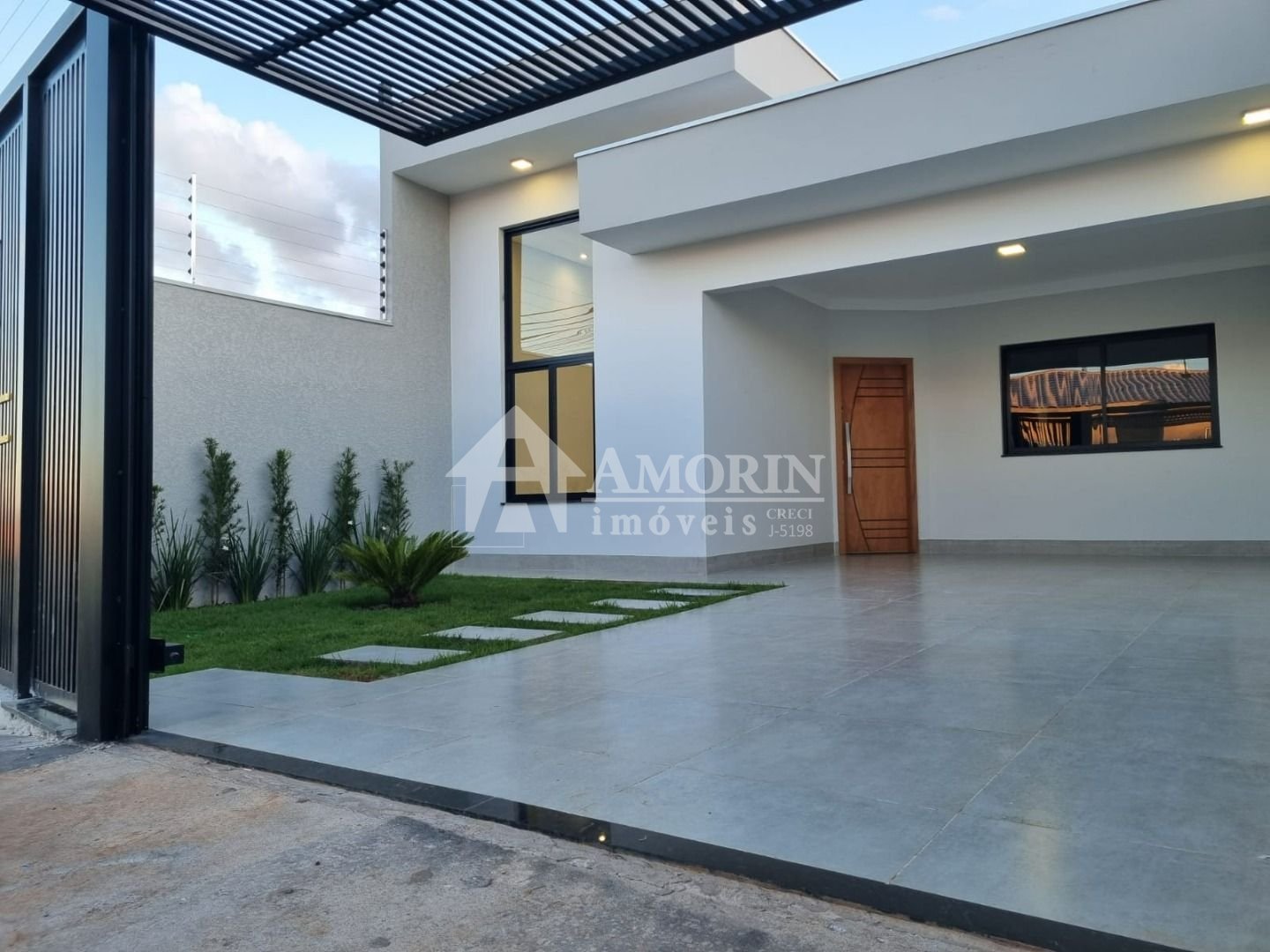 Casa com 3 dormitórios à venda, 140 m² por R$ 539.900,00 - Jar...