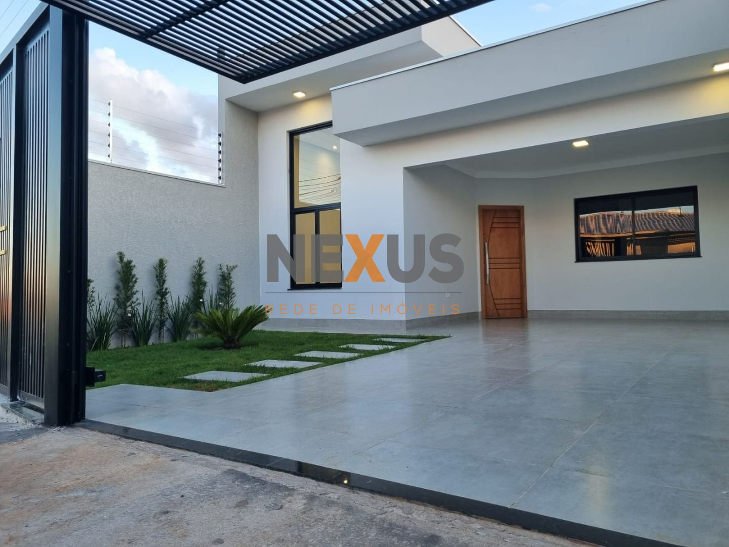 Casa com 3 dormitórios à venda, 140 m² por R$ 539.900,00 - Jar...