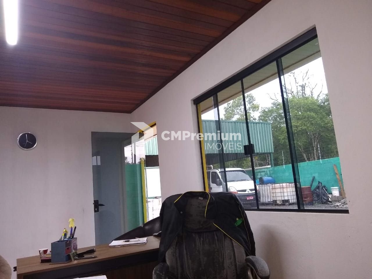 Barracão à venda, 370 m  por R  650.000,00 - São Dimas - Colom...