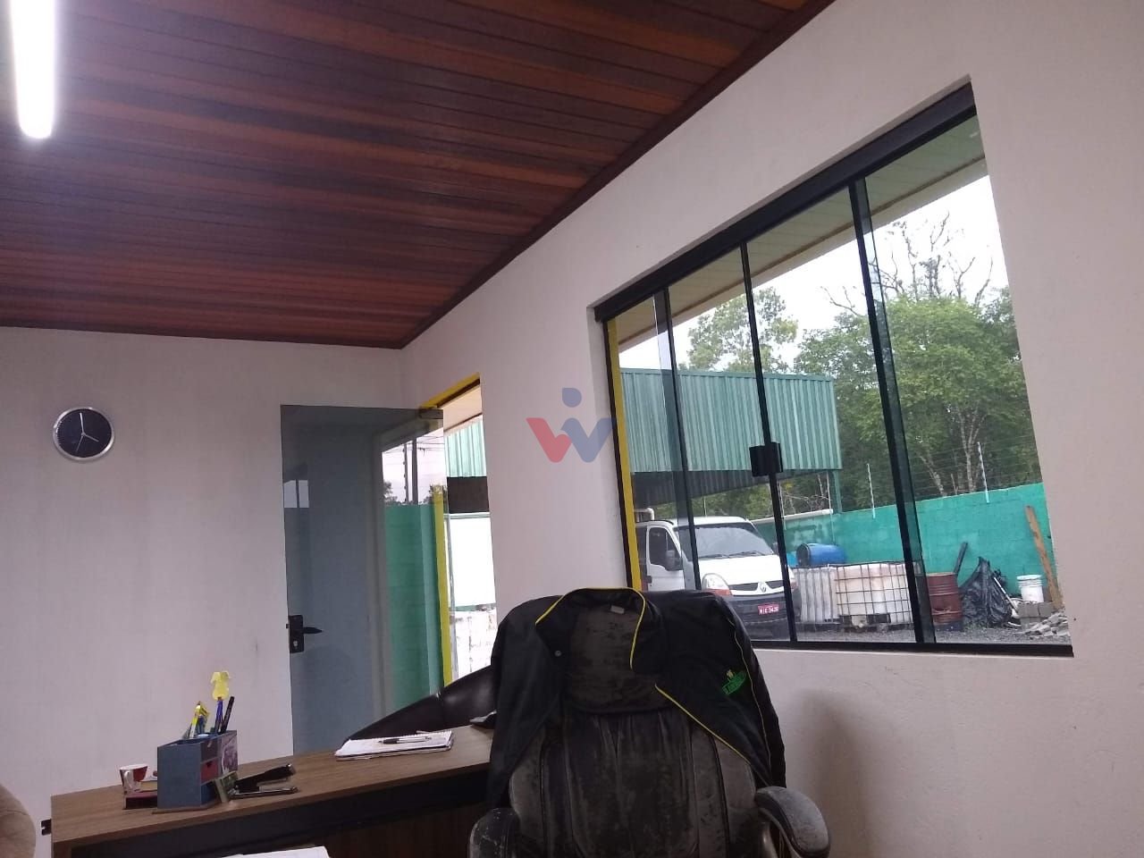 Barracão à venda, 370 m  por R  650.000,00 - São Dimas - Colom...