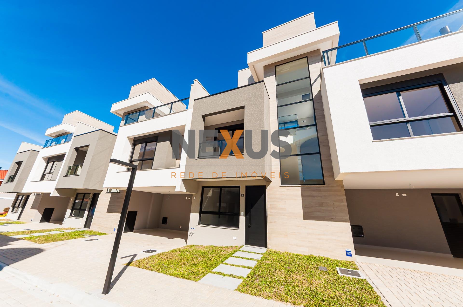 Sobrado em condomínio à venda, rua João Azolin, Santa Felicida...