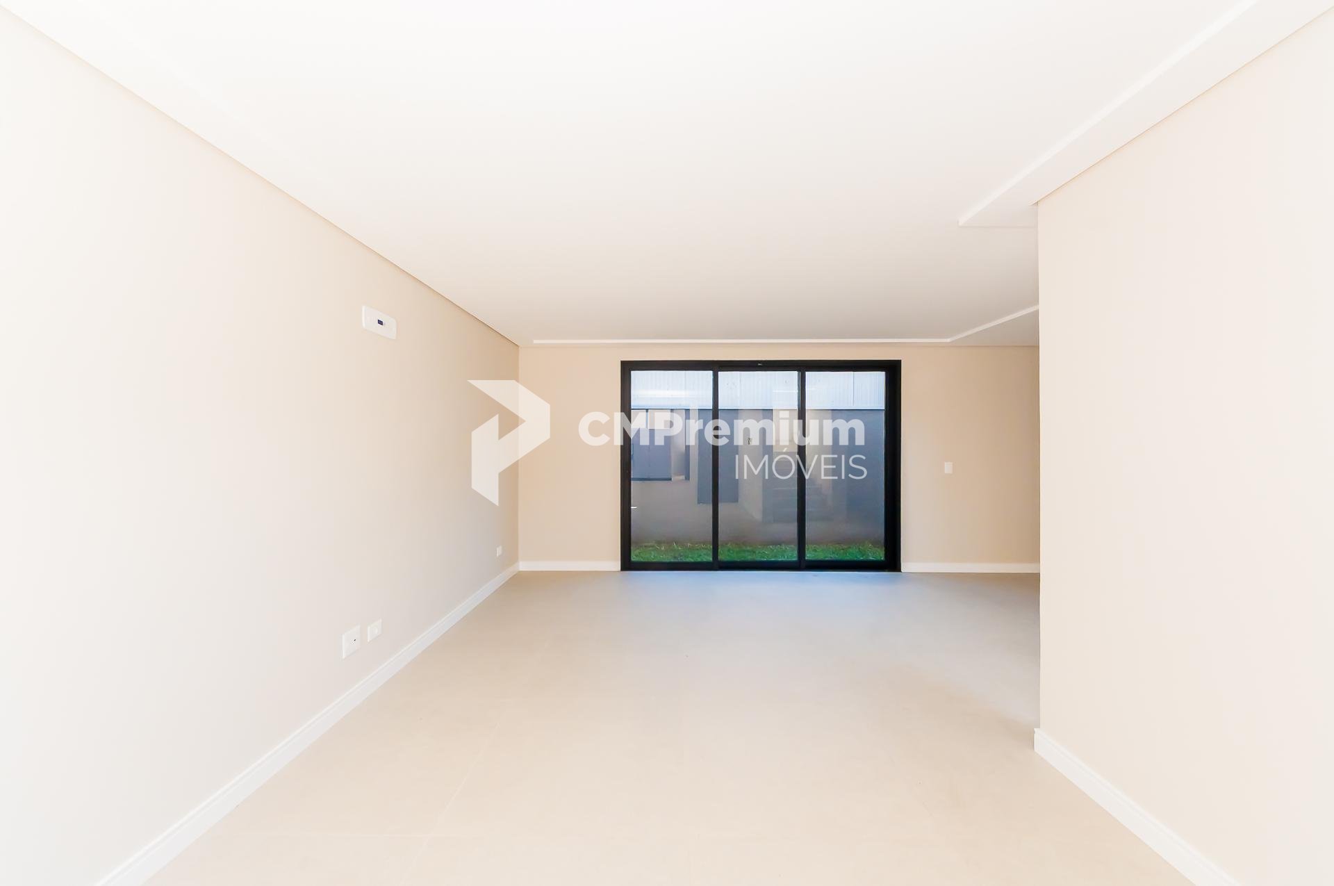 Sobrado em condomínio à venda, rua João Azolin, Santa Felicida...