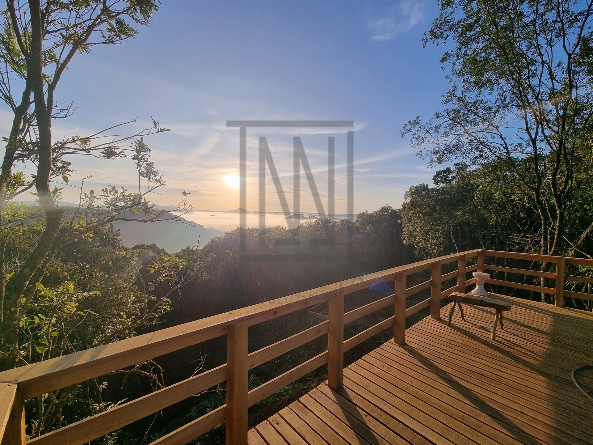 Terreno à Venda com Vista para as Montanhas  20.000 m 