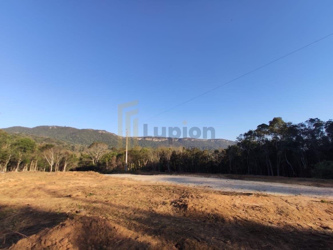 Terreno à Venda com Vista para as Montanhas  20.000 m 
