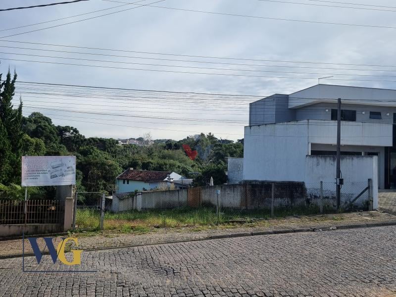 Terreno à Venda no Bairro Aparecida Terreno com 716m  em Campo...