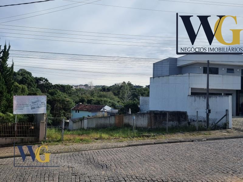 Terreno à Venda no Bairro Aparecida Terreno com 716m  em Campo...