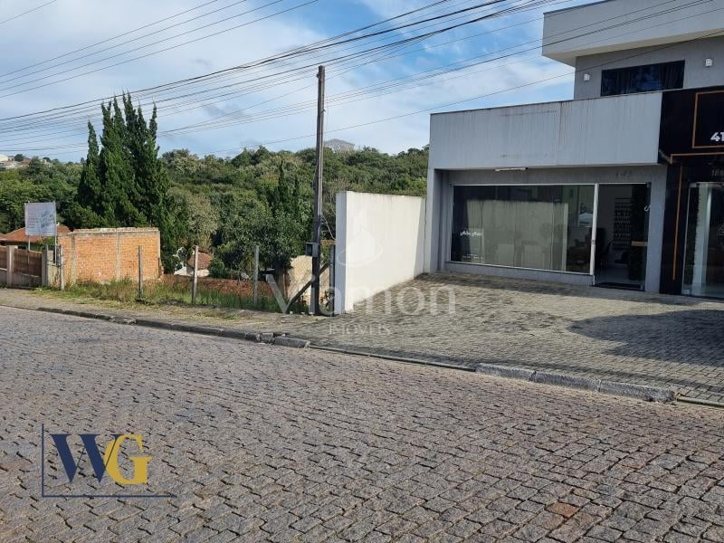 Terreno à Venda no Bairro Aparecida Terreno com 716m  em Campo...