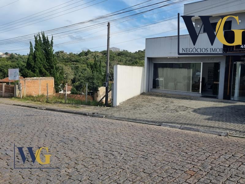 Terreno à Venda no Bairro Aparecida Terreno com 716m  em Campo...