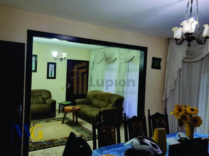 Casa à Venda no Centro de Campo Largo PR Localização Privilegi...