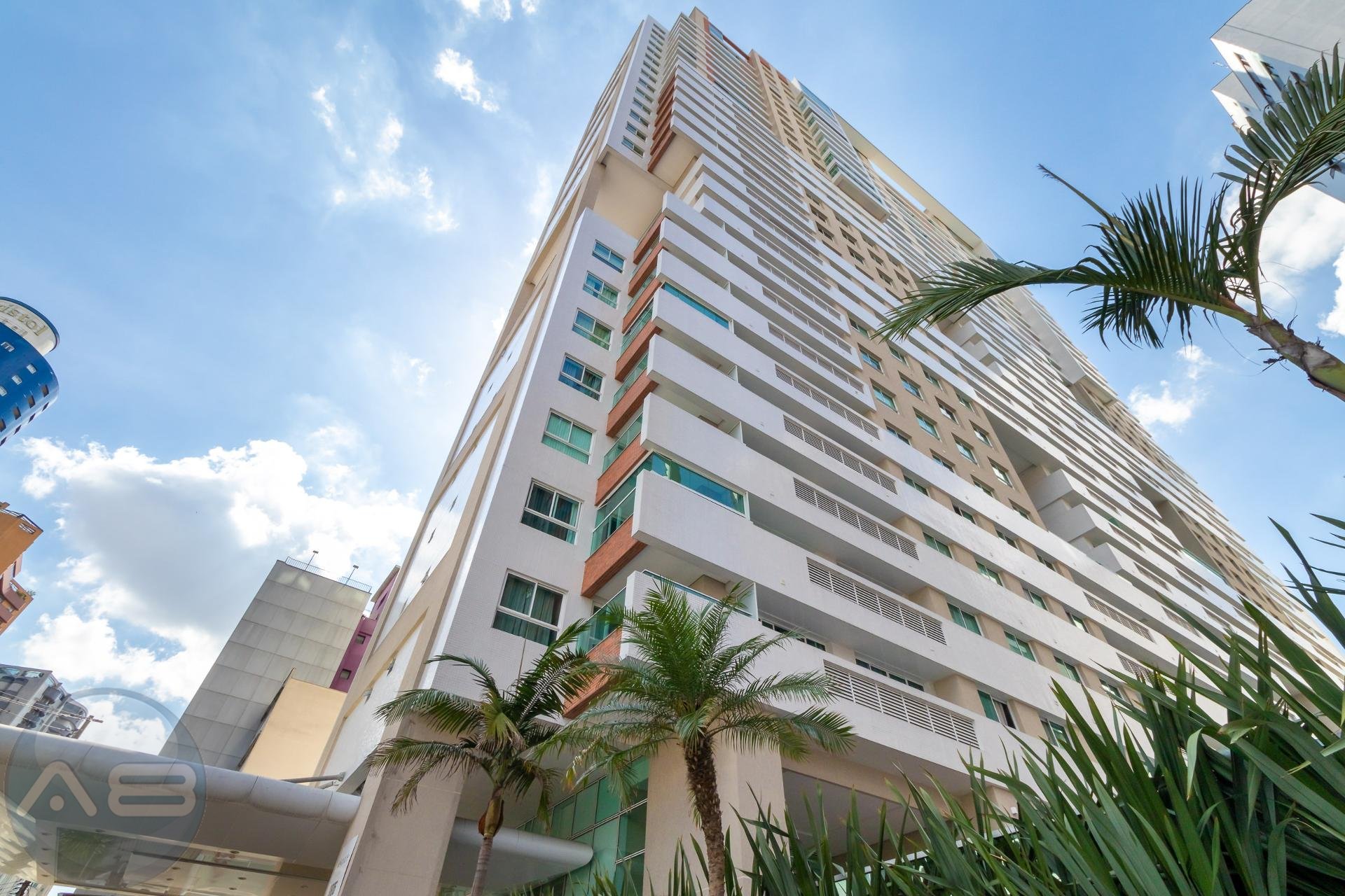 Linda cobertura  2 su?tes  no Lifespace Curitiba. Lazer comple...