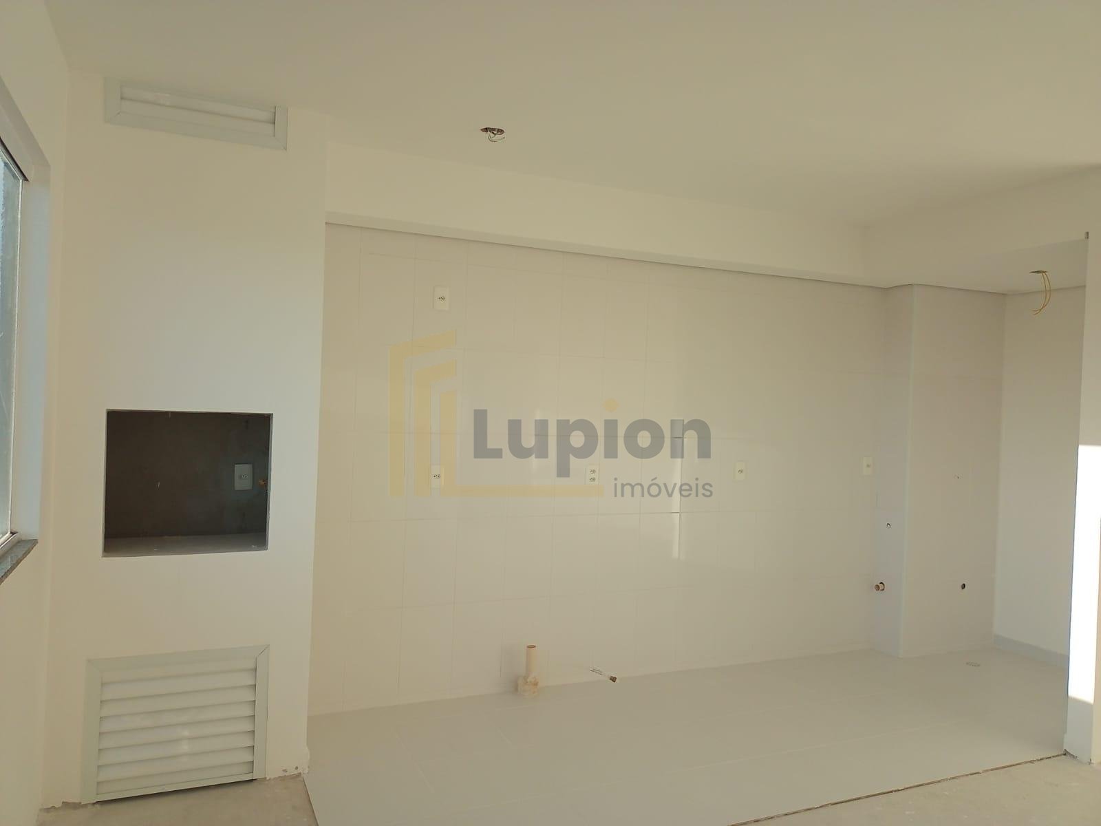 Apartamento a venda com 2 dormitórios, 113 m2, 2 vagas, Uvaran...