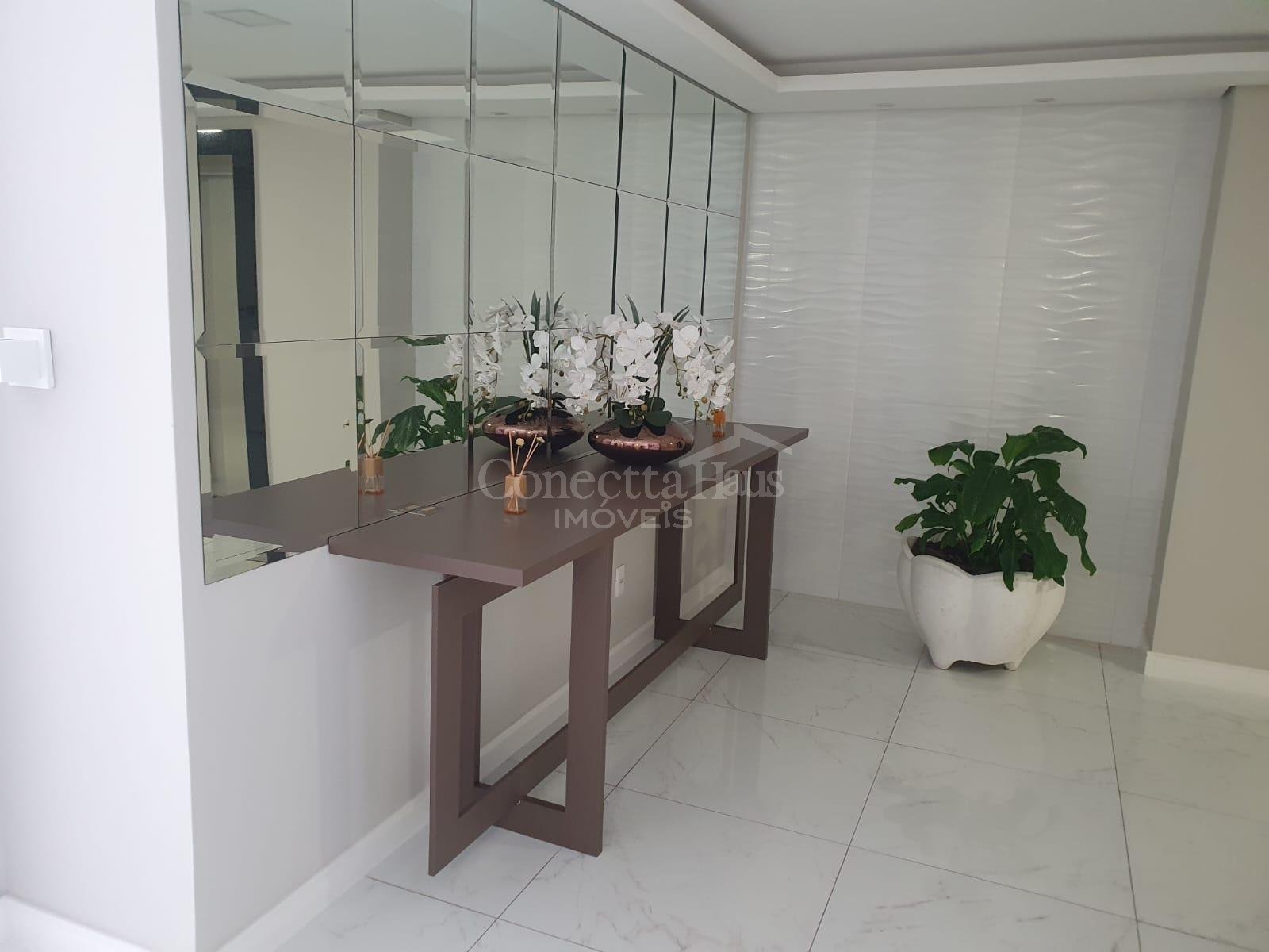 Apartamento a venda com 2 dormitórios, 113 m2, 2 vagas, Uvaran...