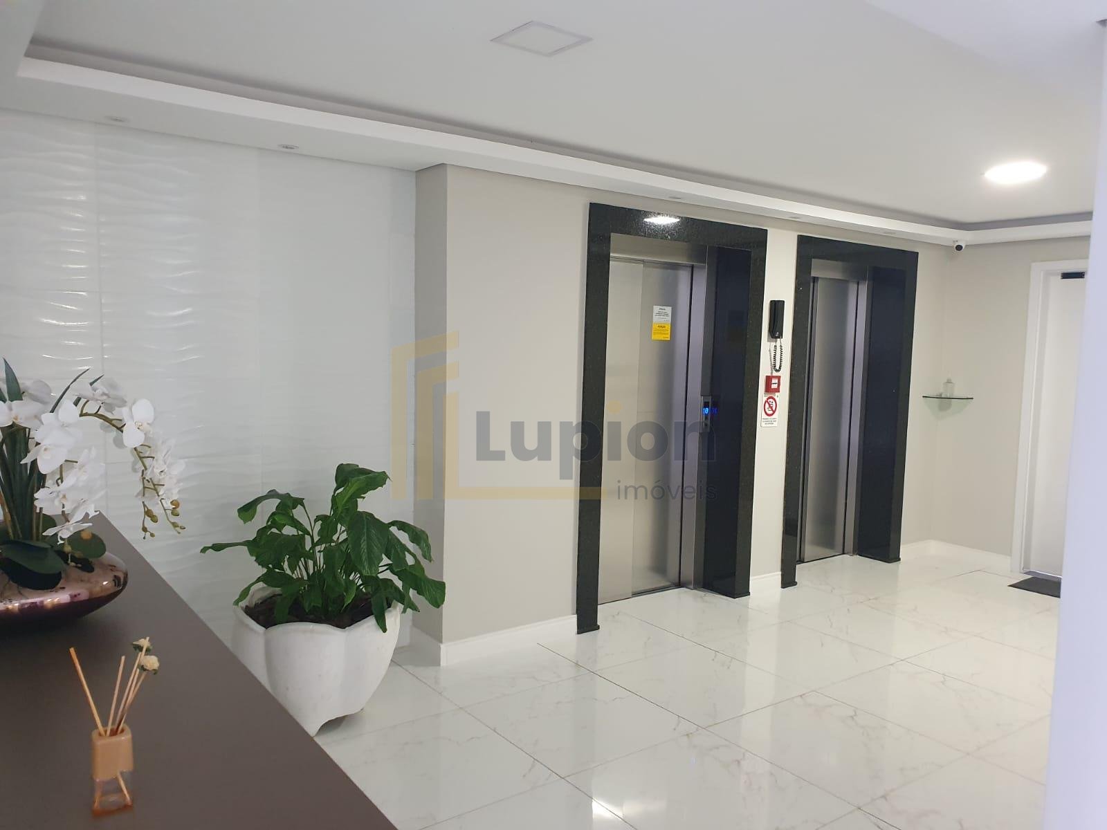 Apartamento a venda com 2 dormitórios, 113 m2, 2 vagas, Uvaran...