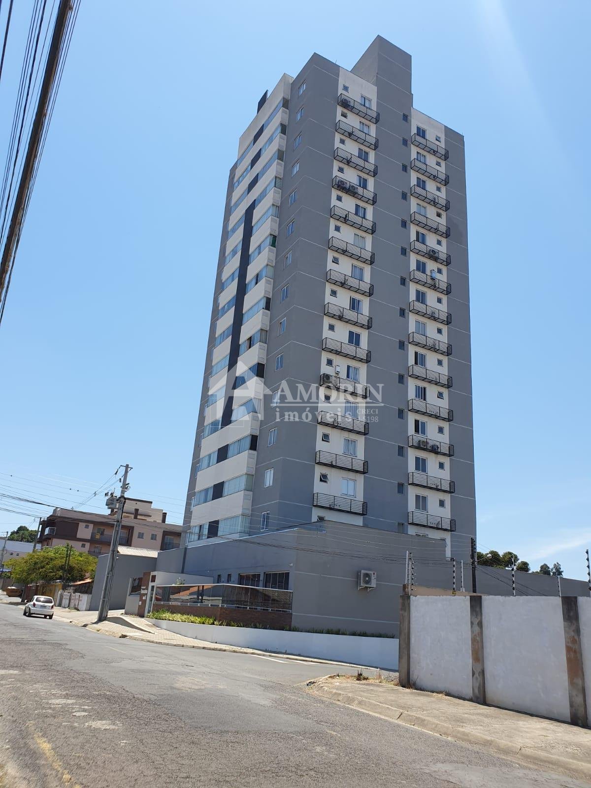 Apartamento a venda com 2 dormitórios, 113 m2, 2 vagas, Uvaran...