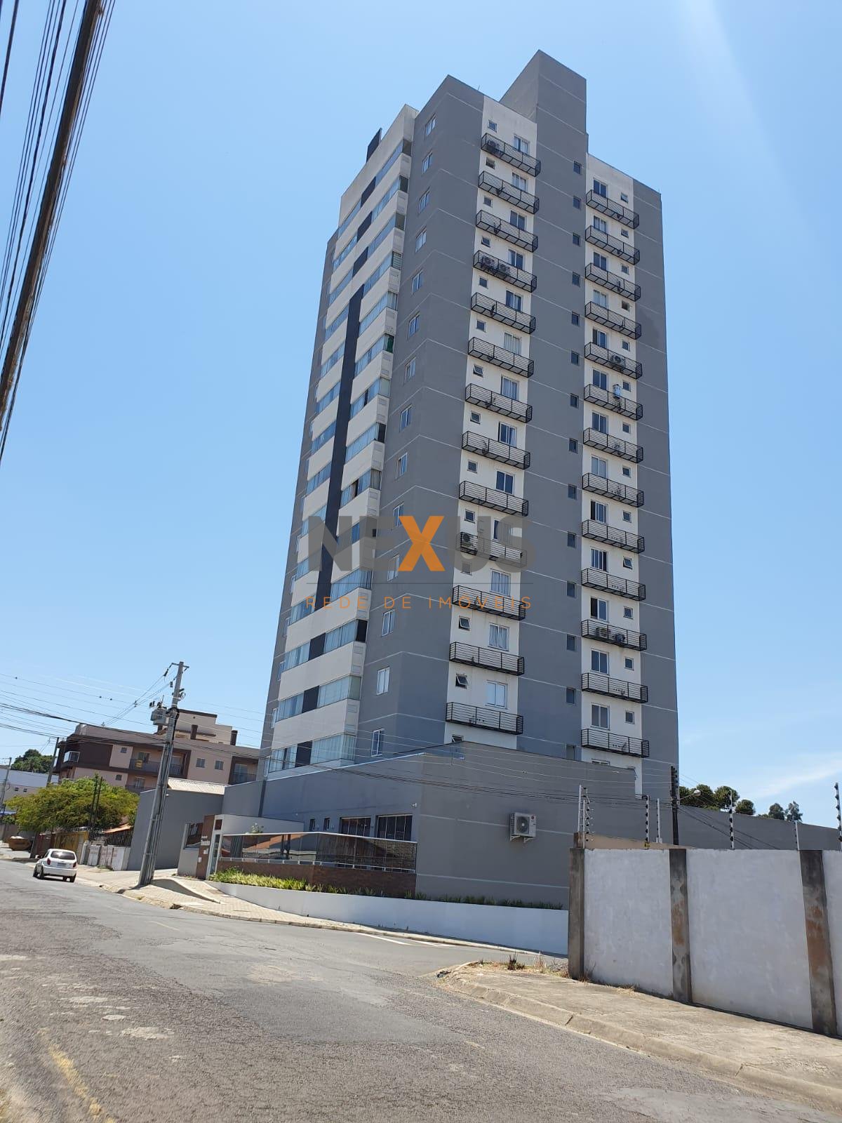 Apartamento a venda com 2 dormitórios, 113 m2, 2 vagas, Uvaran...
