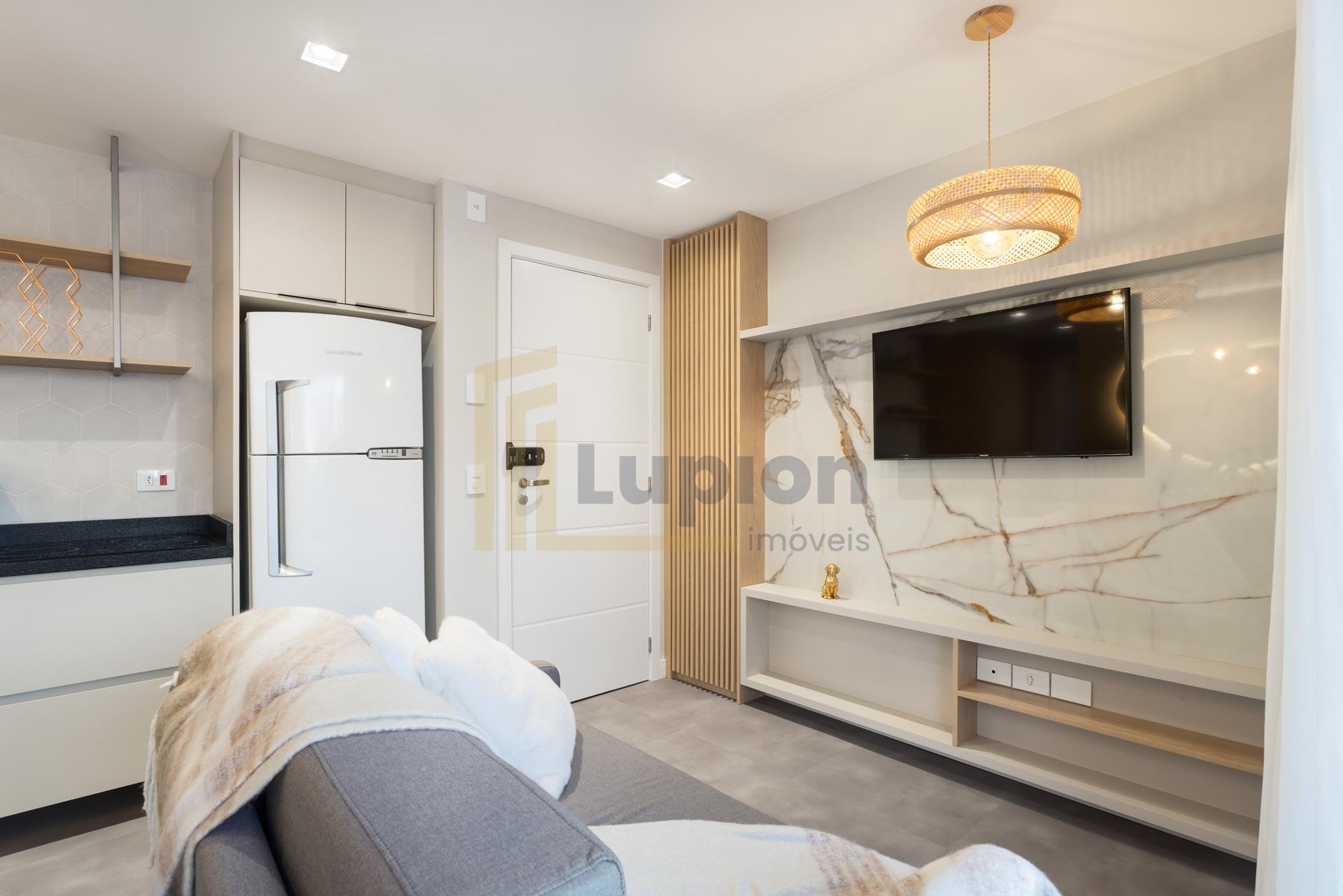 Studio à venda no Água Verde | Casa Modena com sacada e roofto...