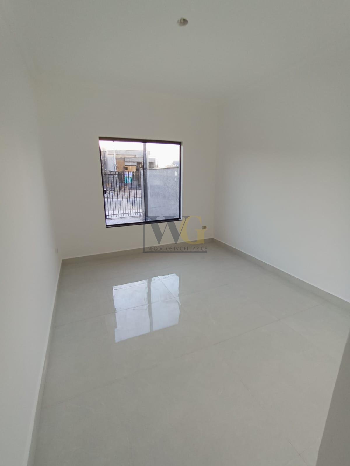 Casa à venda 3 quartos com suíte | Pé direito alto e espaço go...