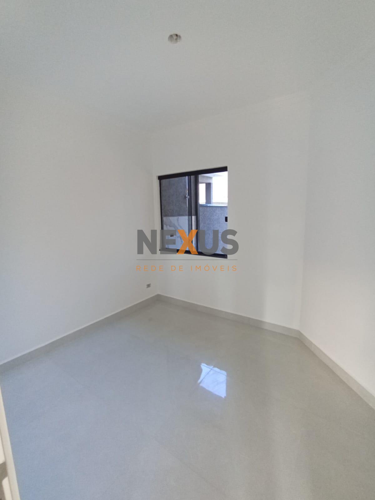 Casa à venda 3 quartos com suíte | Pé direito alto e espaço go...