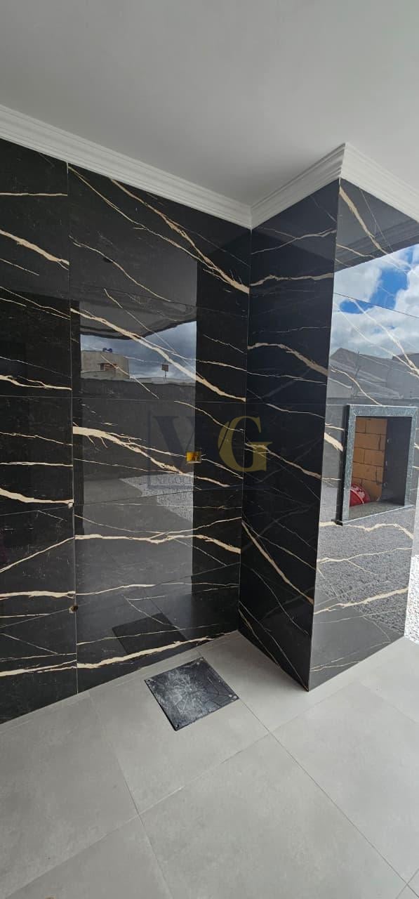 Casa à venda 3 quartos com suíte - Espaço gourmet com banheiro