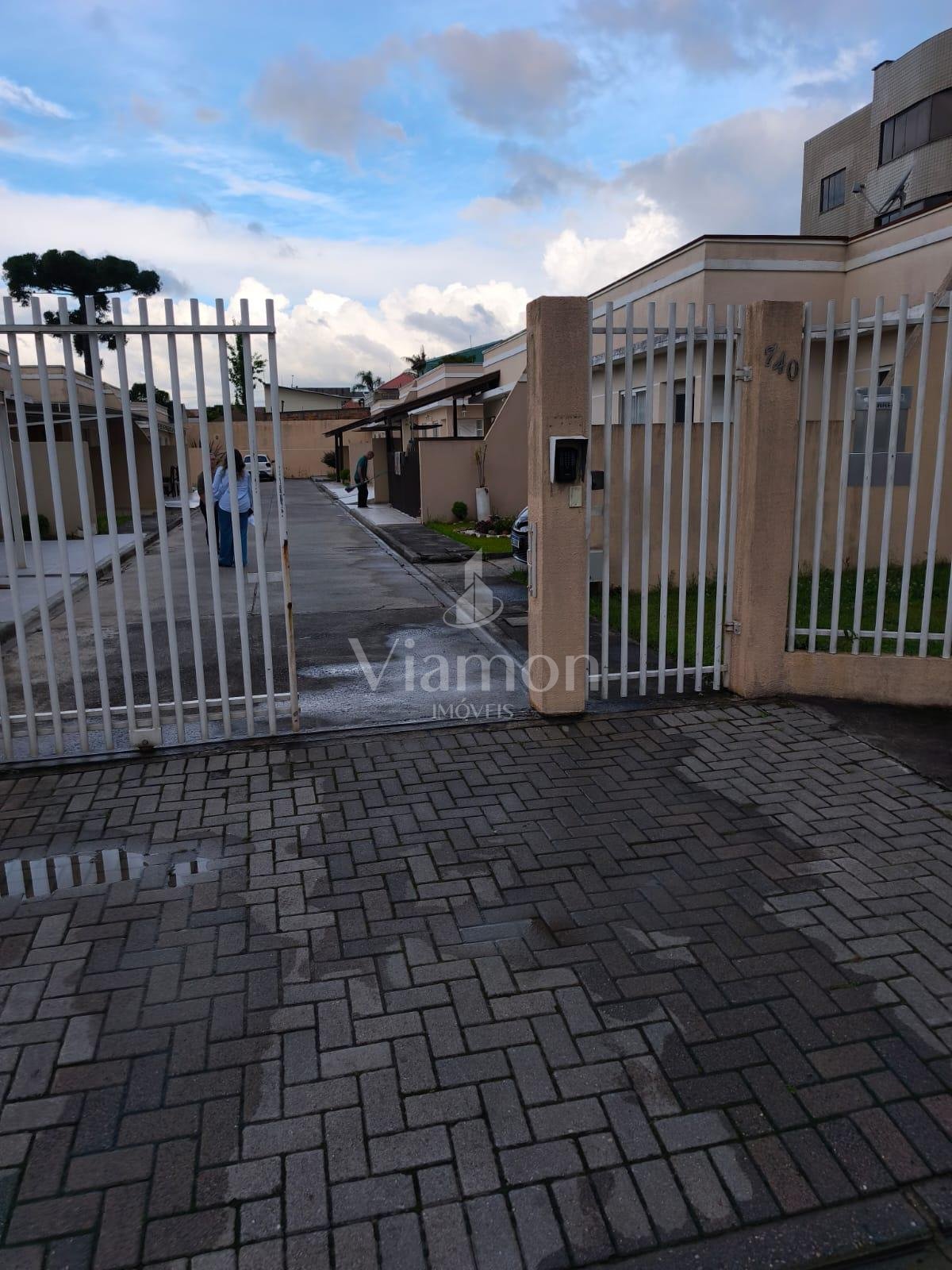 Casa com 3 Quartos em Condomínio - Frente ao Parque da Lagoa