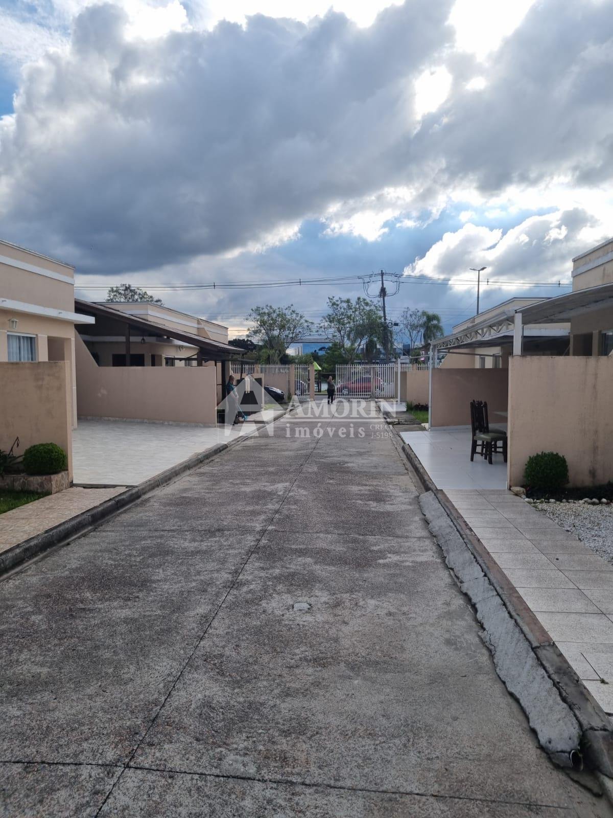 Casa com 3 Quartos em Condomínio - Frente ao Parque da Lagoa