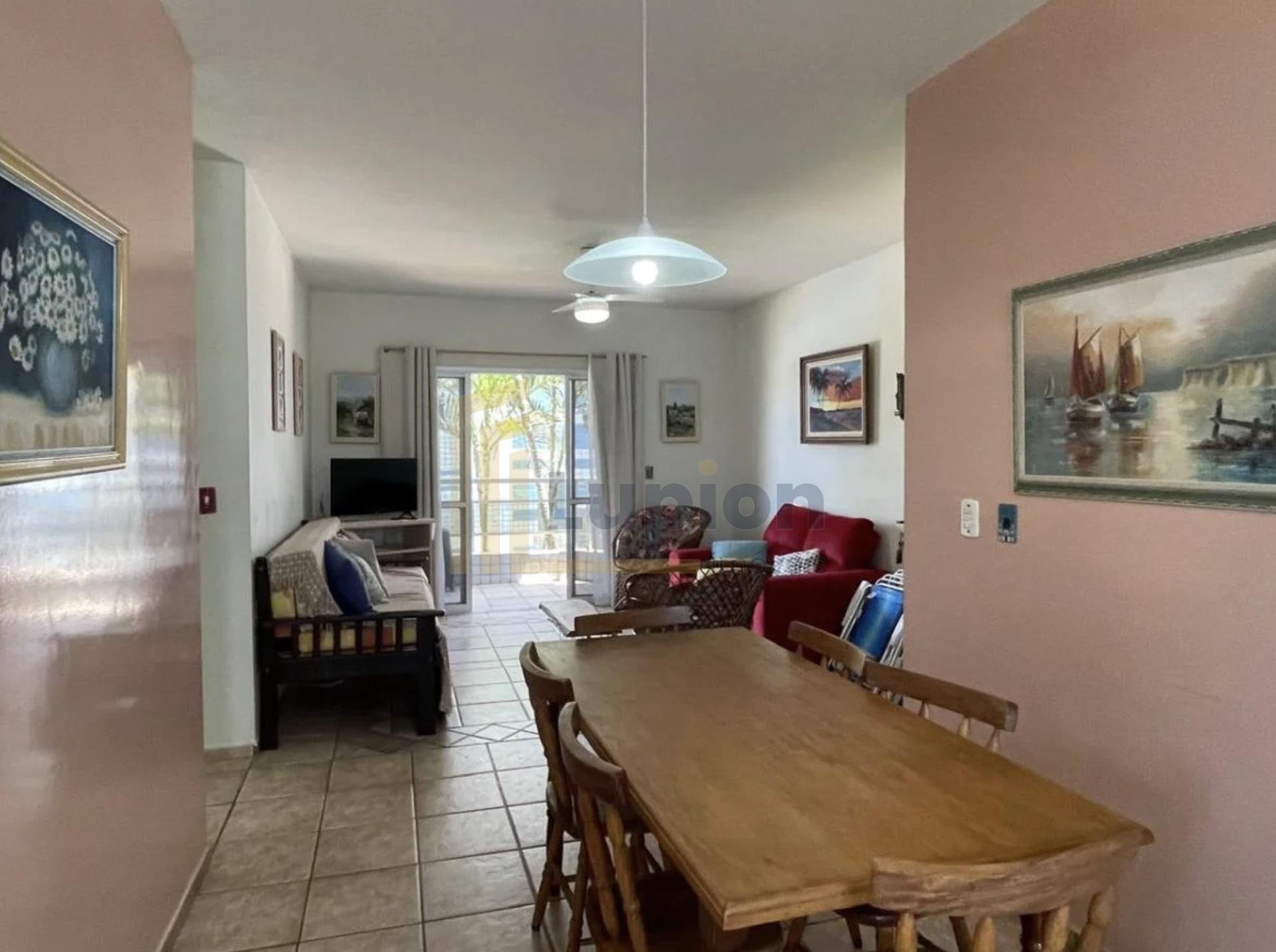 Apartamento pé na areia no Balneário Maresia - Itapoá SC