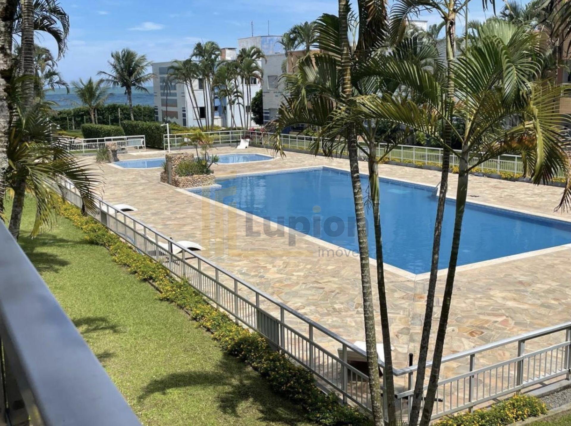 Apartamento pé na areia no Balneário Maresia - Itapoá SC