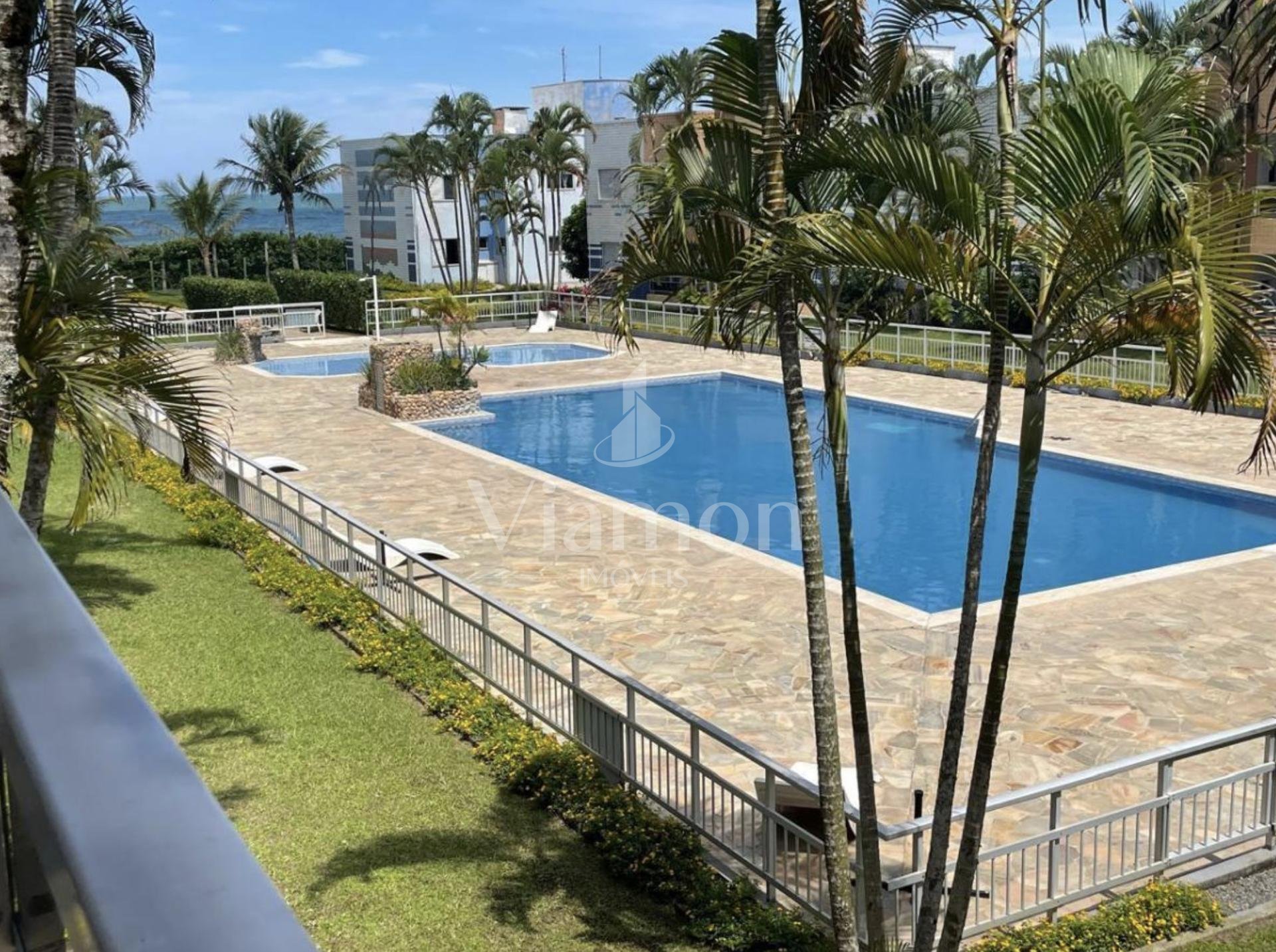 Apartamento pé na areia no Balneário Maresia - Itapoá SC