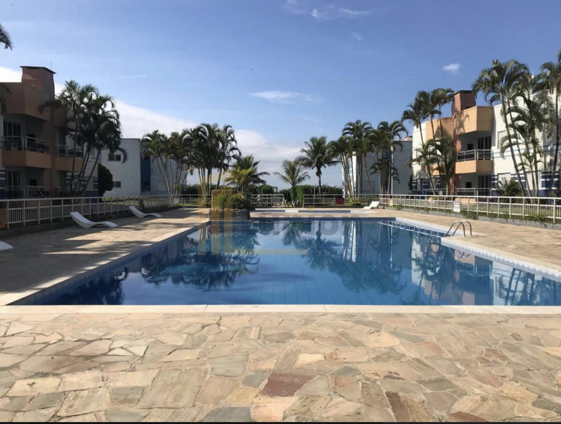 Apartamento pé na areia no Balneário Maresia - Itapoá SC