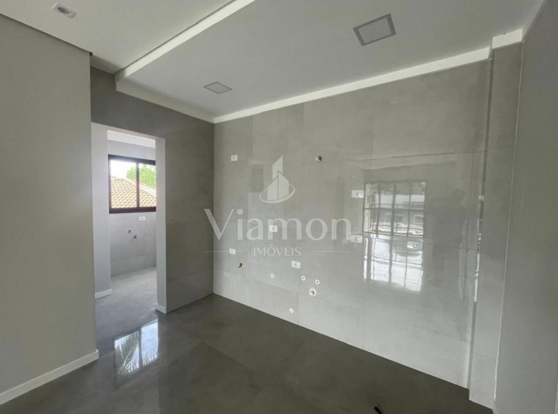 Apartamento à Venda, com suíte a 280m da praia em Itapoá